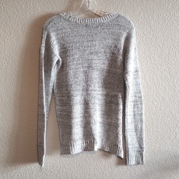 Almost Famous Geometric Fox Graphic Lightweight Knit Grays & White Sweater M - Picture 5 of 10